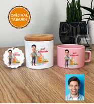 Kişiye Özel Karikatürlü İnşaat Mühendisi Hediye Seti Pastel Fincan, Kalemlik, Anahtarlık Erkek İnşaat Mühendisine Mühendisler Günü Hediyesi (Pembe)