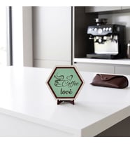 Zarif Coffee Love Yazılı Masaüstü Dekoratif Obje Kahve Köşenizi Tamamlayan Modern ve Estetik Bir Tasarım Seçimi 10x10 cm, Açık Yeşil