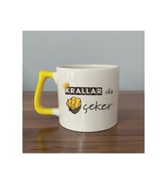Krallar Da Nah Çeker Baskılı Sarı Kulplu Prime Kupa - Komik Hediye Bardak Fincan Mug
