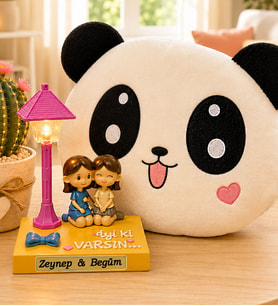 Kişiye Özel İsimli İyi Ki Varsın Arkadaşa Hediye Masa Lambası & Panda Yastık