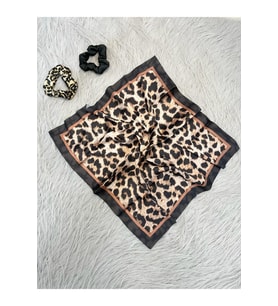 Kadın Dijital Baskılı Leopar Fular & Simit Toka Seti – 1 Fular (48×48 cm) + 2 Simit Toka
