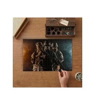 Kamuflajlı Amerikan Askerleri Tasarımı 240 parça Ahşap Puzzle Ahşap Kutuda MP03557