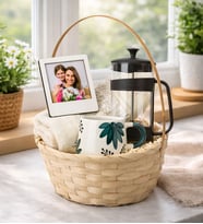 Kadınlara Özel Fotoğraflı Çerçeve Mutfak Havlusu French Press Ve El Yapımı Fincan Seti