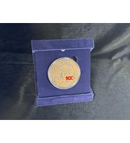 TÜRKİYE CUMHURİYETİ’NİN 100. YILI – BRONZ HATIRA SİKKESİ (DARPHANE ÖZEL BASIM) ve Özel Kadife Kutusu (Gümüş)