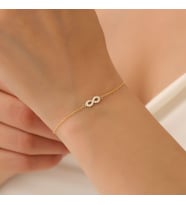 925 Ayar Gümüş Minimal Taşlı Sonsuzluk Temalı Bileklik - CBS00116 (Altın)