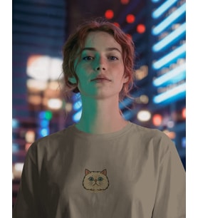 Uzun Tüylü Kedi Baskılı Kadın Oversize Tişört – Minimal Fluffy Cat Tasarım