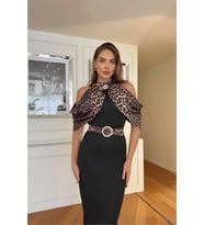 Neşeli butik kadın omuz detaylı leopar desen toka kemerli midi boy elbise NBNC110095 (Siyah)