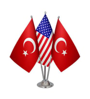 Masa Üstü Amerika Bayrağı Türk Bayrağı Üçlü Krom Direk Masa Bayrak Seti