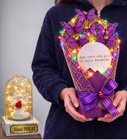 Renkli Led Işıklı Aynalı Mor Kelebek Buketi (Kişiye Özel Led Işıklı Fanus Hediyeli) (Model 1)