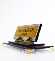 Kişiye Özel Tasarım Premium Cam Masaüstü İsimlik - Yönetici İsimlik – Ofis Masaüstü İsimlik - Yeni Ofis Hediyesi