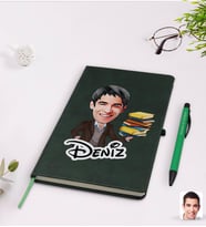 BK Gift Kişiye Özel Erkek Öğretmen Karikatürlü Yeşil Termo Deri Defter Kalem Seti Model 1