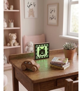 Dekoratif Kedi Figürlü Işıklı Gece Lambası – 14x14 cm Modern Tasarım