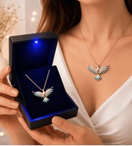 925 Ayar Gümüş Zümrüdü Anka Kuşu Kadın Kolye Hediyesi - Premium LED Işıklı Kutuda