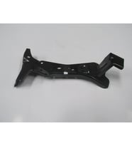 AUDI A3- SD/SB- 17/20; ÖN ÇAMURLUK BRAKETİ SAĞ (TW) 8V0821136C 1305-2107