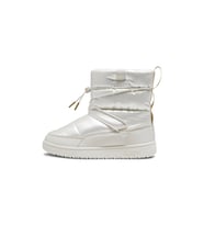 Puma 393931-02 Snowbae Wns Patent Kadın Beyaz Bot