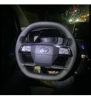 DİKİŞLİ DİREKSİYON KILIFI SİYAH DERİ SİYAH DİKİŞLİ TOYOTA PROACE İÇİN