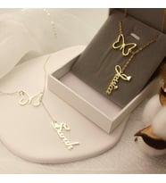 Kişiye Özel 925 Ayar Gümüş Kelebek Detaylı Sallantılı Kalp İsim Kolye (Gold)