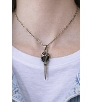 Raven Beak – Kuş Figürlü Eskitme Gümüş Renk Unisex Kolye