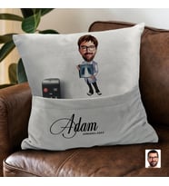 BK Gift Kişiye Özel Doktor Karikatür Tasarımlı Organizer Kumanda ve Atıştırmalık Cepli Gri Kırlent Yastık-9 Arkadaşa Hediye, Cepli Yastık