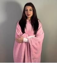 Giyilebilir Battaniye Siyah (Pembe)