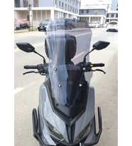 MOTOCAM Küba Novax 200 Ön Cam 2023-2026 Model 57cm Füme Renkli 4mm