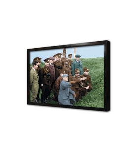 Atatürk Subaylarla İnceleme Yaparken Çerçeveli Mdf Tablo