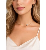 Premium Parlak ve Şık Gold Renk & Model İnci Detaylı Minimal Boyunluk Kadın Çelik Kolye (40 cm)