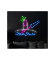Nail Studio Yazılı ve Şekilli Neon Tabela