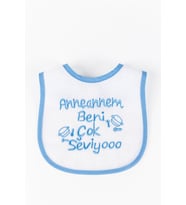 Anneannem Beni Çok Seviyo Yazılı Erkek Bebek Su Geçirmez Mama Önlüğü (Mavi)