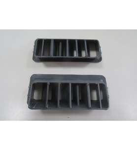 VOLKSWAGEN TRANSPORTER- T4- 90/95; ÖN GÖĞÜS CAM HAVALANDIRMA IZGARASI SAĞ/SOL SET (2 PARÇA) 70181907