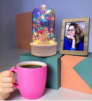 Pembe Kupa Bardak, Renkli Işıklı Fanus ve Fotoğraf Premium Hediye Set (Model 1)