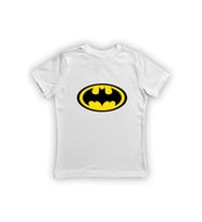 Batman baskılı pamuklu penye kumaş yazlık çocuk tişört (Beyaz)