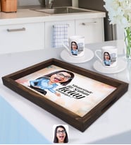 BK Gift Kişiye Özel Kadın Nihayetinde Karikatürlü Doğal Ahşap Tepsi ve 2’li Kahve Fincan Seti-2