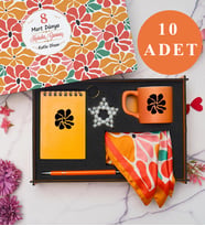 Kadınlar Günü 10’lu Set  Dekoratif Ahşap Kutulu, Defter, Kalem, Anahtarlık, Fincan, Fular