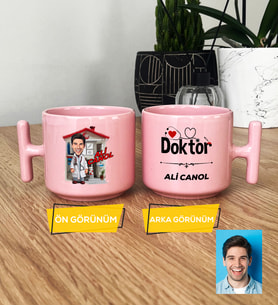 Kişiye Özel Karikatürlü Doktor Hediye Pastel T Kupa Doktora Tıp Bayramı Hediyesi (Pembe)