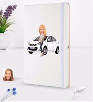 BK Gift Kişiye Özel Plakalı Kadın Nissan Micra Karikatürlü Beyaz Termo Deri Defter 16x24cm Model 1