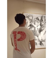 P Harfli Öpücük Kiss Design Tişört (Beyaz)