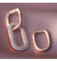 Apm Monaco Modeli Beyaz Zirkon Taşlı Rose Gold Kaplama Gümüş Küpe