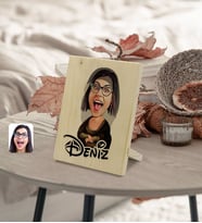 BK Gift Kişiye Özel İsimli Mona Lisa Karikatürlü Dekoratif Ahşap Çerçeve Model 1