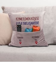 BK Gift Eğlenceli Tasarımlı Organizer Kumanda ve Atıştırmalık Cepli Pembe Kırlent Yastık- 10, Ev Dekoru, Ev Hediyesi