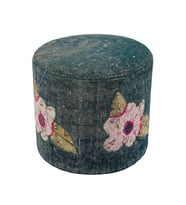 YEŞİL RENGİ ÇİÇEKLİ DESEN EL DOKUMA YÜNLÜ PUF 35X40 CM