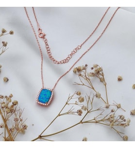Zirkon Taş Çerçeveli Opal Rose Gold Kaplama Gümüş Kolye