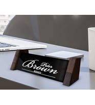 BK Gift Kişiye Özel İsimli Ahşap Ayaklı Siyah Akrilik Masa İsimliği, Ofis Dekoru, Mesleki Hediye, Ofis Hediyeleri-1