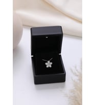 Işıklı Kolye Kutulu Gümüş Plumeria Çiçeği Kolye  925 Ayar Gümüş Kolye
