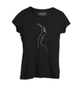 Man on Her Neck Siyah Kadın Tshirt