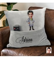 BK Gift Kişiye Özel Doktor Karikatür Tasarımlı Organizer Kumanda ve Atıştırmalık Cepli Gri Kırlent Yastık-3 Arkadaşa Hediye, Cepli Yastık