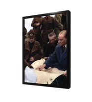 Atatürk Askerlerle Haritayı İncelerken Çerçeveli Mdf Tablo
