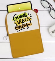 BK Gift Good Vibes Only Tasarımlı Taşınabilir Koruyucu Tablet Kılıfı & Organizer Çanta - Sarı-1