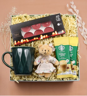 Yeşil Kristal Kupa & 2'li Starbucks Kahve & 10'lu Kırmızı Mum & Mini Elbiseli Ayıcık Anahtarlık Hediye Seti
