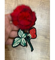 14X8 CM ÜTÜ İLE YAPIŞAN PONPONLU ÇİÇEK GÜL ARMA APLİKE DİKİŞ GİYİM AKSESUARI